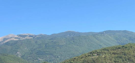 Appartamento su due piani in vendita in via della madonna, 1