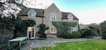 Detached house to rent in Woolhampton Hill, Upper Woolhampton, Reading RG7