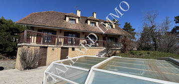 Villa à vendre, 11 pièces, 6 chambres, 242 m²