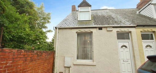 2 bedroom end of terrace house for sale