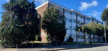 2 bedroom ground floor flat for sale