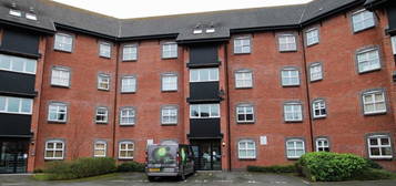 Flat to rent in The Wharf, Leighton Buzzard LU7