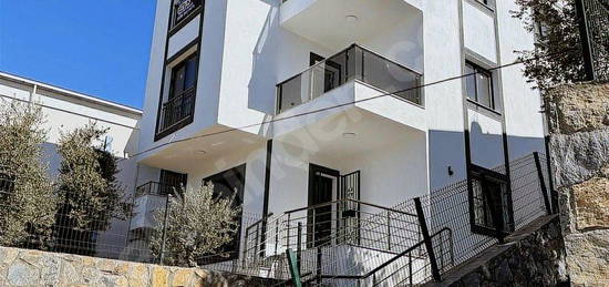 MUMCULAR'DA 3+1 ORTA KAT DAİRE EBEVEYN BANYOLU