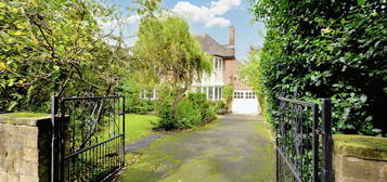 4 bed detached house for sale