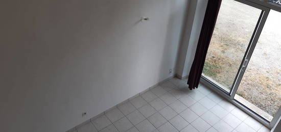 Location appartement T1 La Ferrière