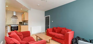 Flat to rent in Lavender Gardens, Jesmond, Newcastle Upon Tyne NE2