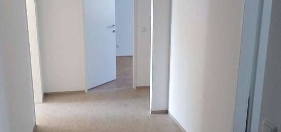 2 Raumwohnung mit Balkon und Tiefgaragenplatz - Resthofstraße 83