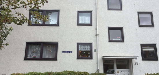 Ansprechende 3-Raum-Wohnung mit EBK und Balkon in Köln