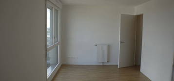 Appartement studio massy 14 eme etage belle vue et un parking