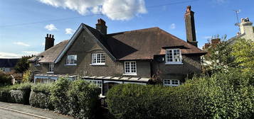 4 bed semi-detached house for sale