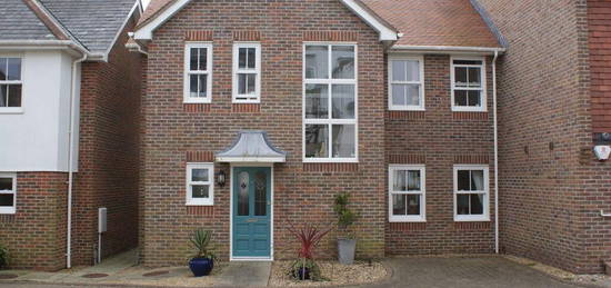 3 bedroom semi-detached house