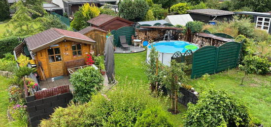 Ruhige Lage mit Glasfaseranschluss! Eigener Garten mit Pool, Balkon, toller Ausblick, Kamin...