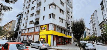 SİVRİHİSAR CADDESİ ÜZERİNDE ARA KAT PARK MANZARALI DAİRE !!!