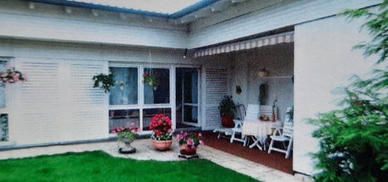 Renovierter, heller Bungalow, Garten, Garage, Gartenhaus, Privat