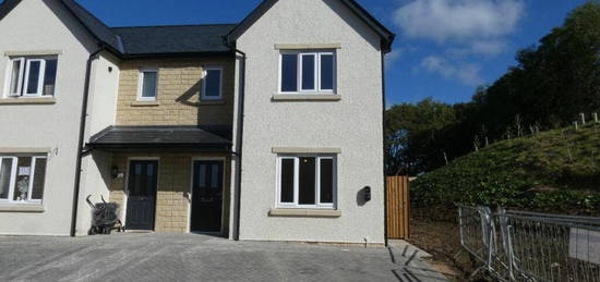 3 bedroom semi-detached house