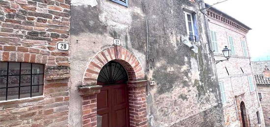 CIELO-TERRA nel CENTRO STORICO DI PETRITOLI