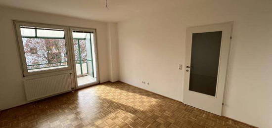 3-Raum-Wohnung mit Balkon - Resthofstrasse 48C/11