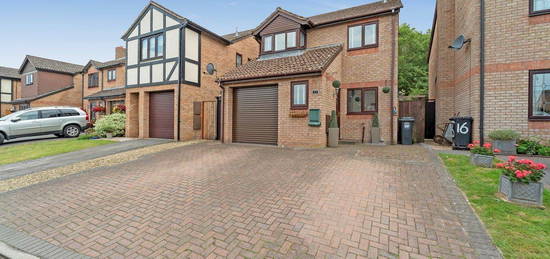 4 bed detached house for sale