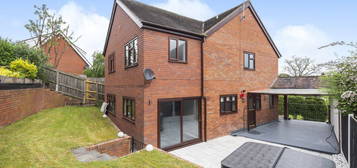 4 bed detached house for sale