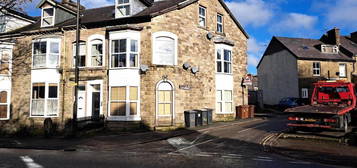 Flat to rent in London Road, Buxton SK17