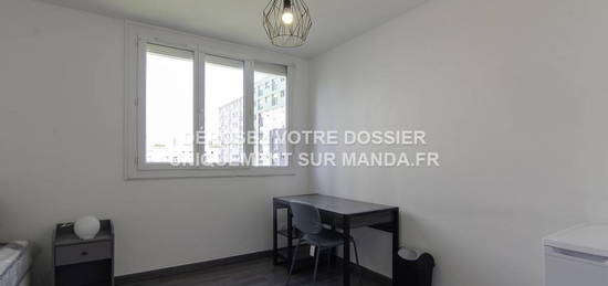 Location appartement 4 pièces 10 m²