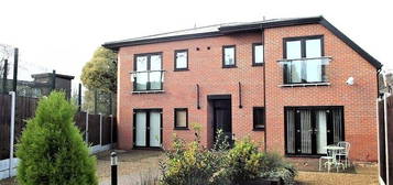 2 bed flat to rent