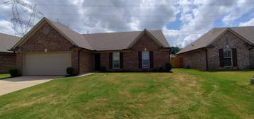 8844 Smith Ranch Dr, Southaven, MS 38671