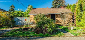 7203 SE 85th Ave, Portland, OR 97266