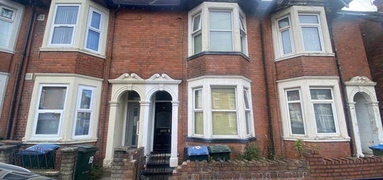 5 bedroom terraced house for sale