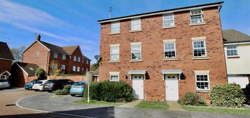 3 bedroom semi-detached house