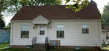1205 N  Lincoln St, Knoxville, IA 50138