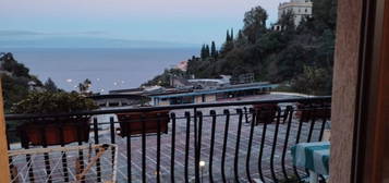 Taormina centro: appartamento panoramico