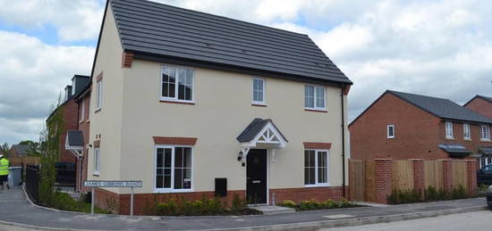 3 bedroom semi-detached house to rent