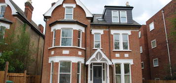 Flat to rent in 4 Oakwood Avenue, Beckenham BR3