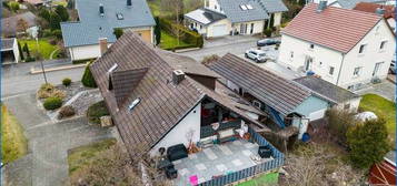 Bezugsfreie 4 Zimmer DG-Whg. in Zweifamilienhaus in Überlingen am Ried mit Garage und Garten.