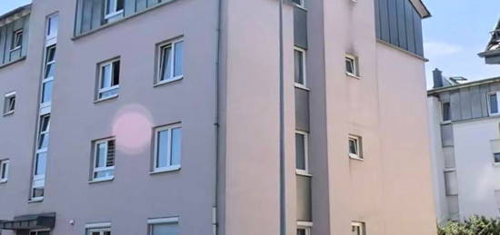 Geräumige 4-Zimmer-Wohnung in Göppingen mit Balkon und Tiefgaragen-Stellplatz in zentraler Lage