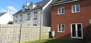 4 bed semi-detached house for sale