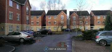 Flat to rent in Godolphin Close, Eccles, Manchester M30