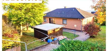 ** Johannisberg: Bungalow mit 1.158 m² Grundstück direkt an den Weinbergen **