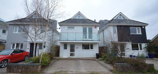 4 bedroom detached house to rent