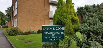 Flat to rent in Barons Close, Birmingham B17