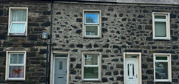 Terraced house to rent in North Street, Pwllheli LL53