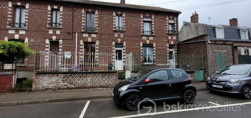 Maison de ville à vendre à Noyon - 110 m² avec jardin