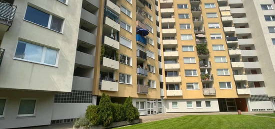 Handwerker aufgepasst - komplett sanierungsbedürftige 1-Zimmer-Wohnung mit herrlichem Ausblick !!