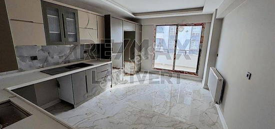 Re/max Lacivert'ten Yldzkent'te Kiralk 3+1 Daire