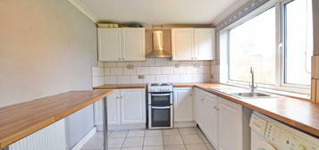 3 bed semi-detached house to rent