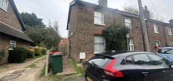 Room to rent in St. Johns Road, Crawley, West Sussex RH11