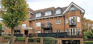 Flat for sale in Bycullah Road, Enfield EN2