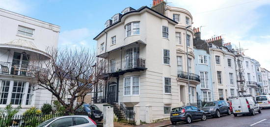 Flat to rent in Upper Rock Gardens, Brighton, East Sussex BN2