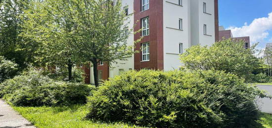 Appartement avec jardin privatif et parking